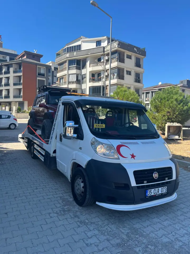 Seferihisar acil yol yardım kurtarıcısı üzerinde çekilen araç